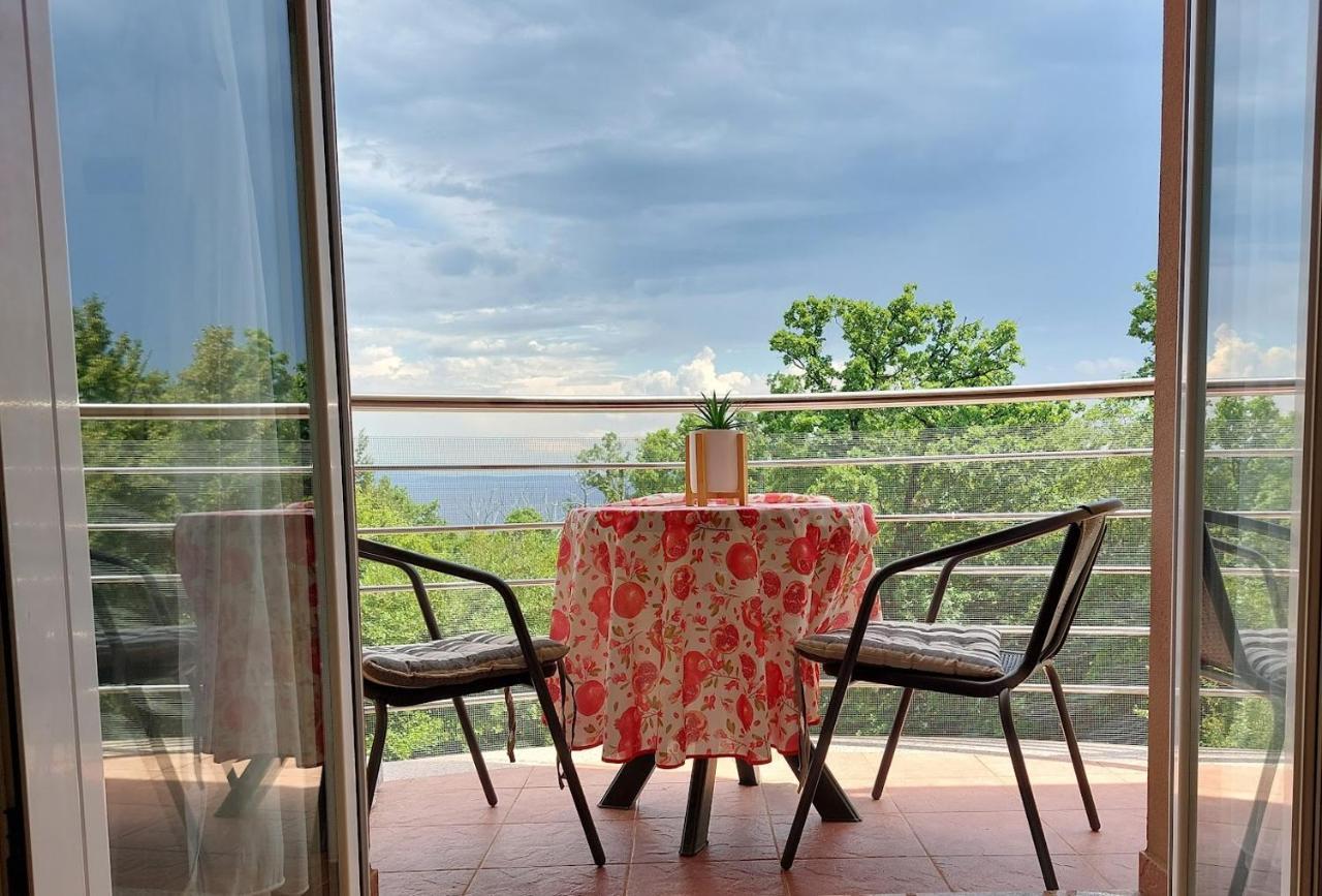 Starry Night - Smart Tv, Extra Big Bed, Big Bathtub, Private Parking, Sea View, Wifi, 2Bedrooms Volosko Exterior foto